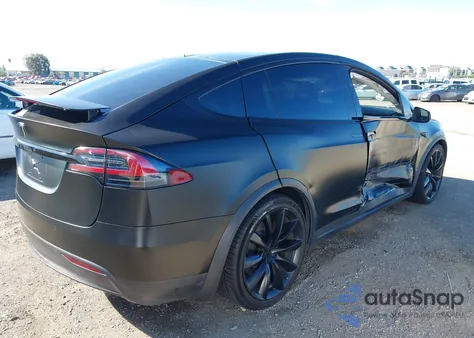 2019 Tesla Model X 100D/75D/Long Range z USA, uszkodzony, nr VIN 5YJXCBE26KF162425